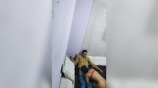 فشخ كس بنت خالته الحيحانة الضيق - "دخله في كسي يا خالي" - سكس مصري بلدي