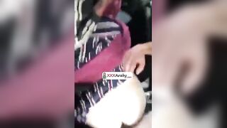 فضيحة اتنين شباب مصريين ينيكو أم صاحبه المحجبة في السياره - سكس مصري