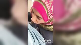 زنقت أم صاحبي بتتصور وهي بتمص زب - سكس مصري
