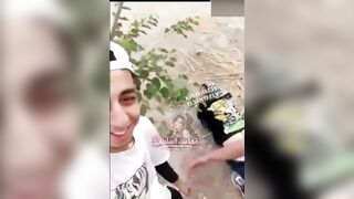 فضيحه جديده اتنين شباب شاقطين البت صاحبتهم صوروها وهى بتمص ازبارهم الشباب يقلعوها